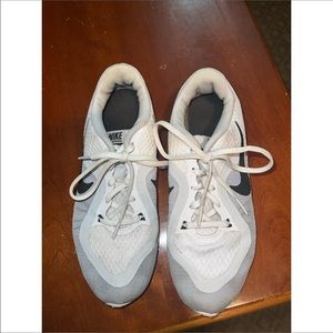 White womens 8 nikes